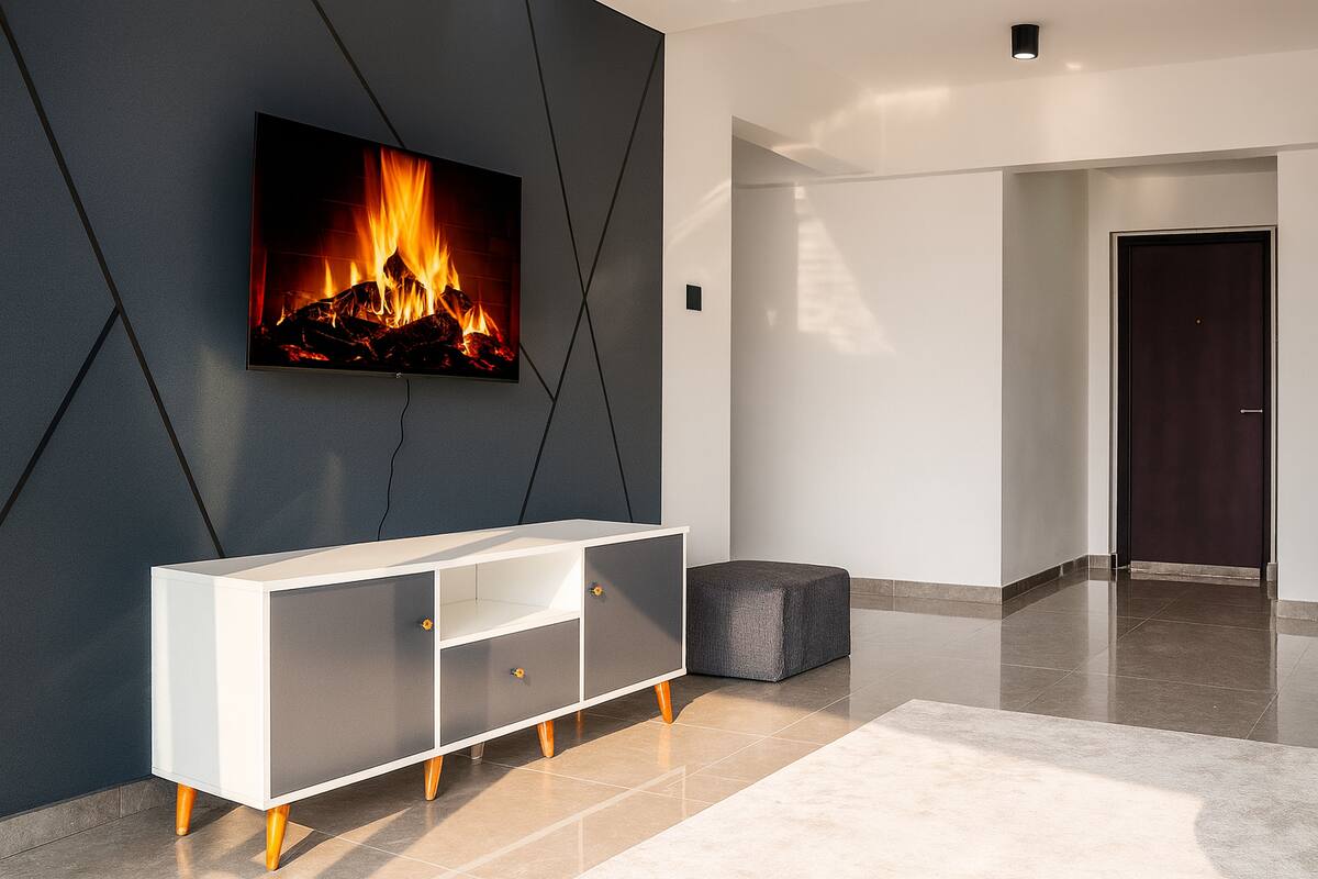 1 BR Stylish Haven with Skyline Views — photo 1 of 33